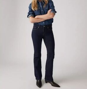 LEVI Classic Bootcut - Dark Wash Size 4